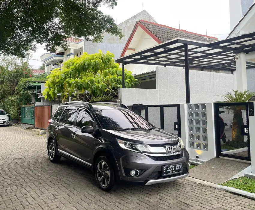 Honda BRV 2016 E Cvt AT Matic Model 2017 Istimewa no xpander ertiga