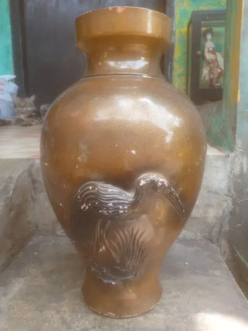 Guci Keramik Antik China Motif Burung Kiwi