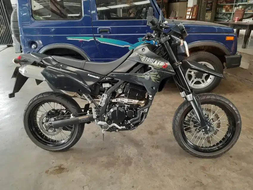 Jual klx Dtracker 250 black on black spt baru