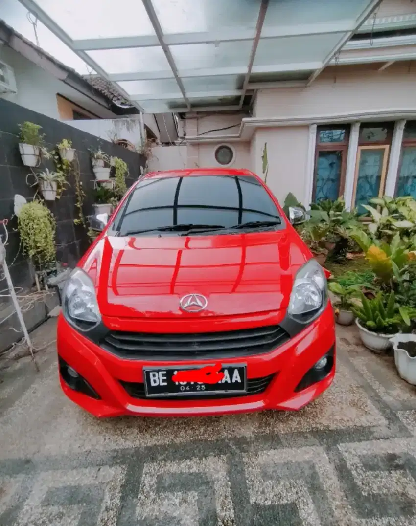 Jual Daihatsu Ayla 1.0  M matic warna merah THN 2020..