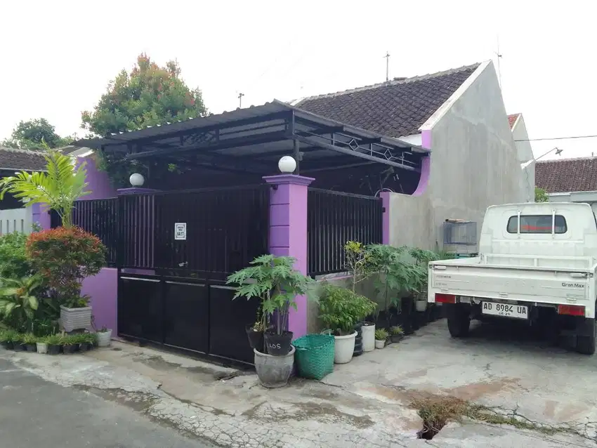 Rumah dijual, kondisi istimewa, siap pakai