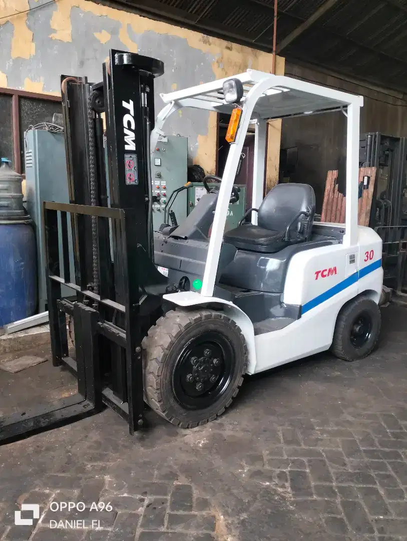 Forklift TCM 3 ton tahun 2014