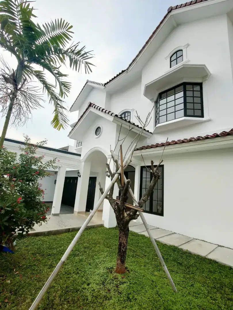 Dijual Rumah brandnew, Hook ada Swimming Pool di Lebak Bulus Cilandak