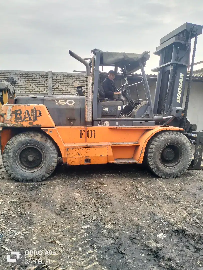 Forklift DOOSAN 16 ton tahun 2012