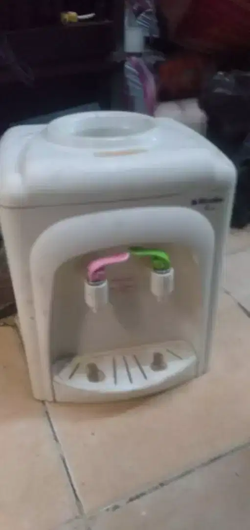 Dispenser air minum berkualitas kond normal panas dan netral hrg murah