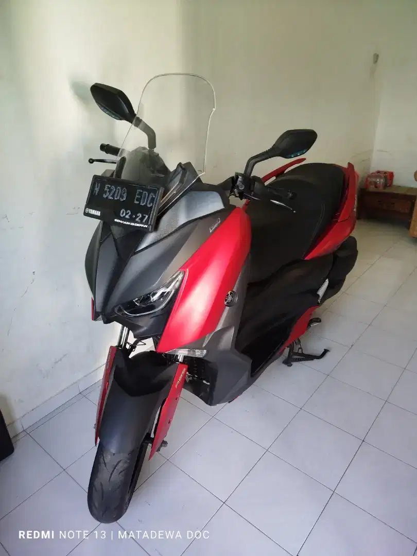 Yamaha Xmax 2021 red ferrari