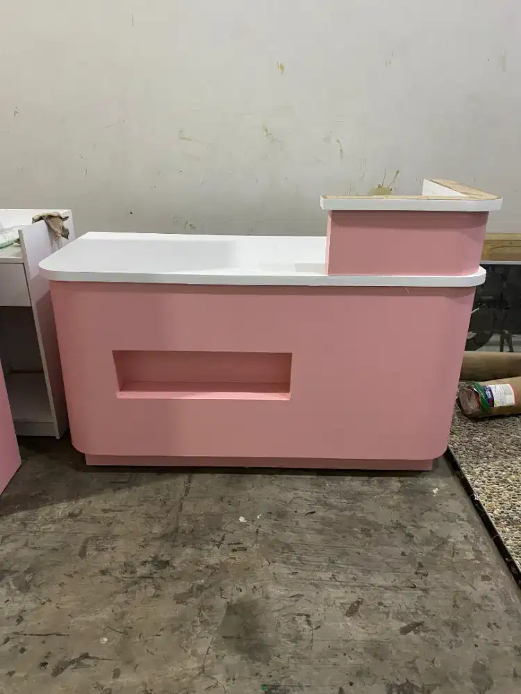 Meja kasir custom pink | 130x50x80cm