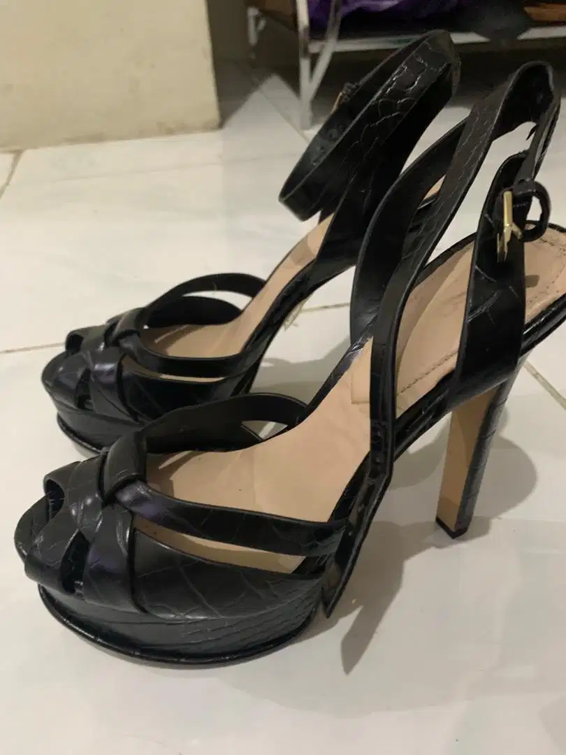 Di jual sepatu aldo