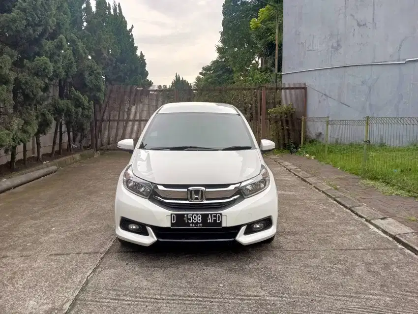 Honda Mobilio e matic 2017 putih