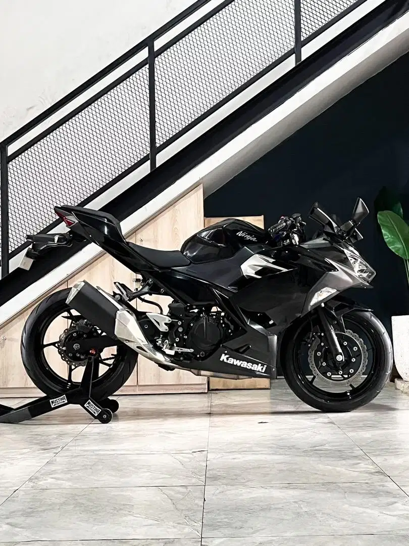 Istimewa ODO 11RB‼️Kawasaki Ninja 250 Fi th 2018 - Ayu Mustika