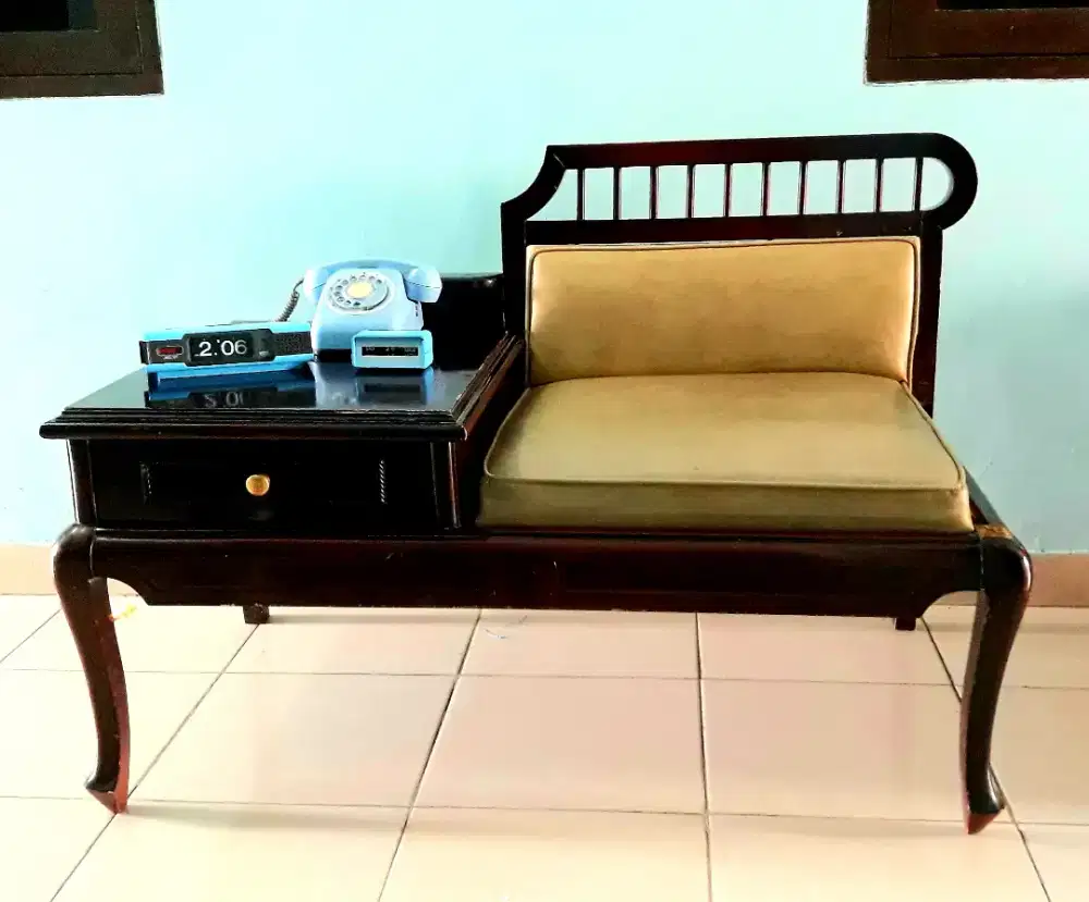 Kursi telepon telpon antik jadul tv radio sepeda vintage lawas