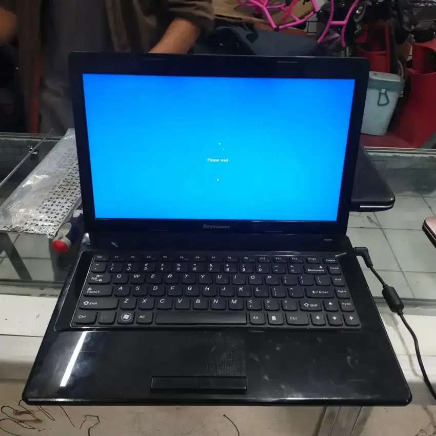 Laptop lenovo g480 core i3 2.30ghz 4 cpus ram 8gb normal