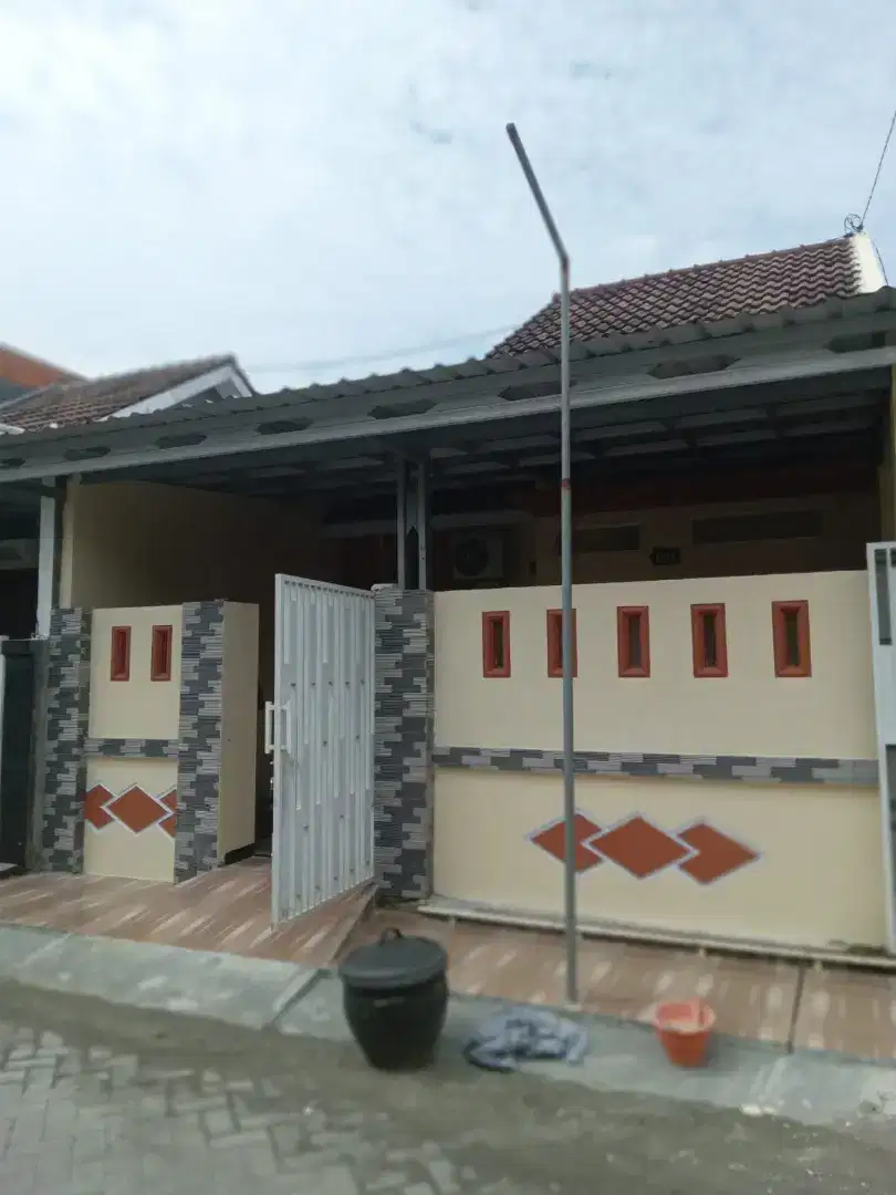 Tukang cat rumah