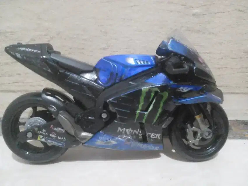 Miniatur MotoGP No.21 Yamaha