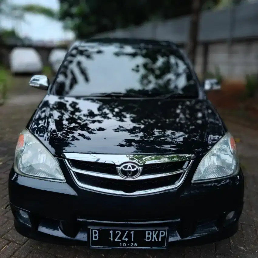 Avanza G matic 2010  km 90k