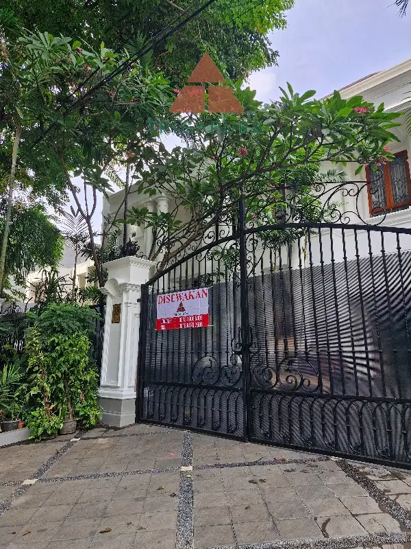 Pondok Indah, Gedung Hijau 1, Rumah Mewah, Baru renovasi