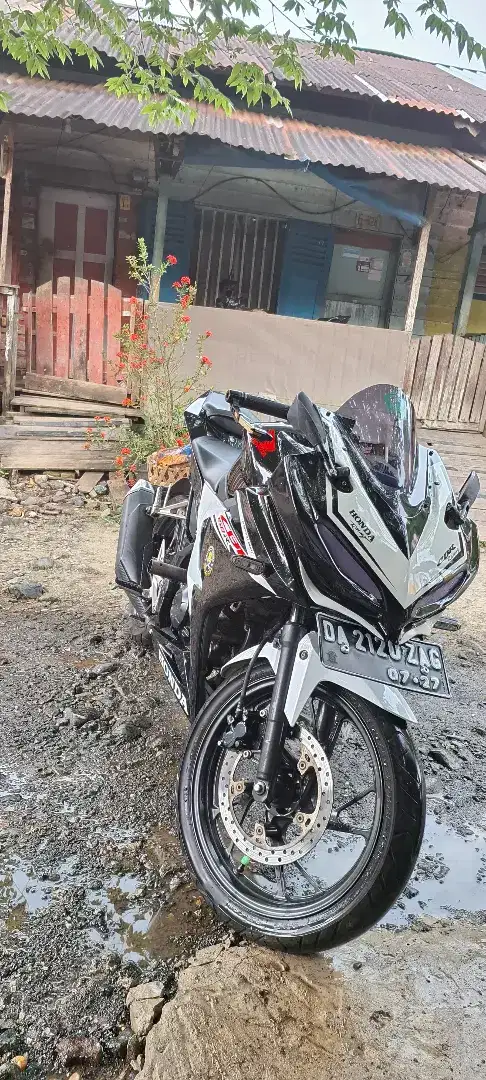 Jual CBR150R Harga 17 juta bisa nego sampai deal