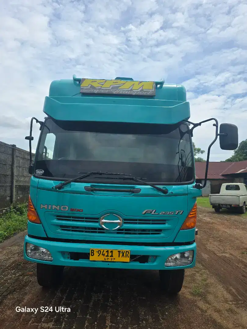 Truk Hino Lohan Tronton FL235JW Th'12 Wingbox Tgn 1 Ori Siap Kerja