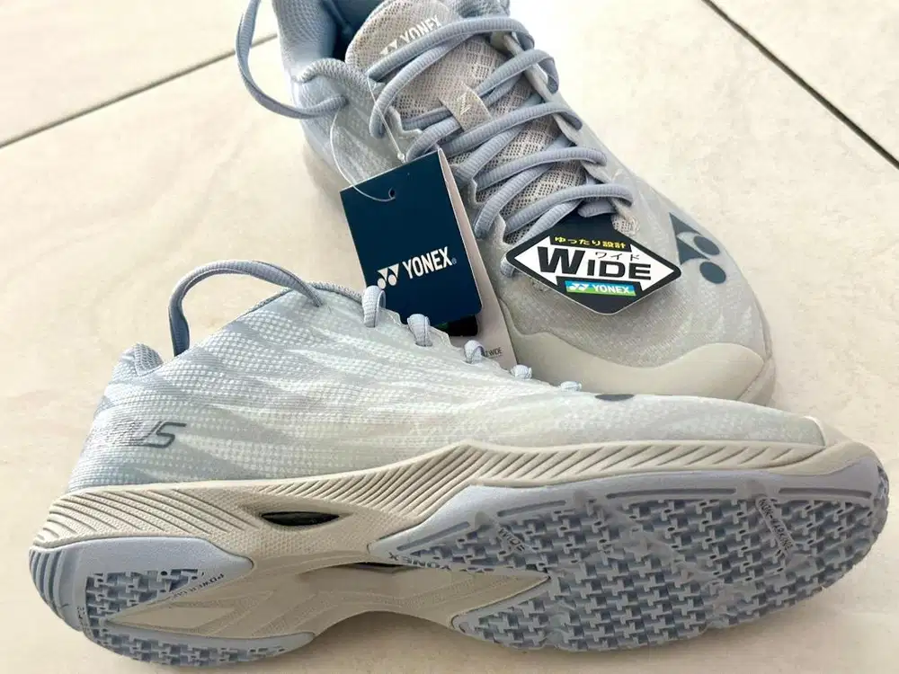 Jual MURAH!!!  Sepatu Bulutangkis YONEX Authentic