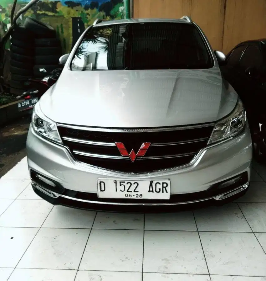 Wuling Cortez 1.8c AMT at 2018 Dp 18 jt Silver tt innova .xl7.Xpander