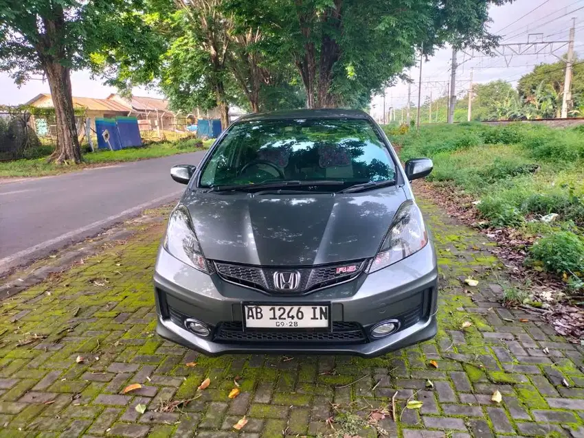 Jual Jazz RS tangan pertama