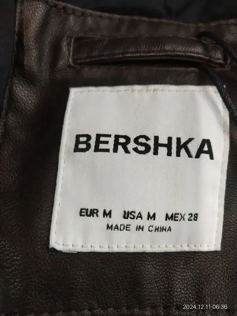 Jaket kulit Asli BERSHKA