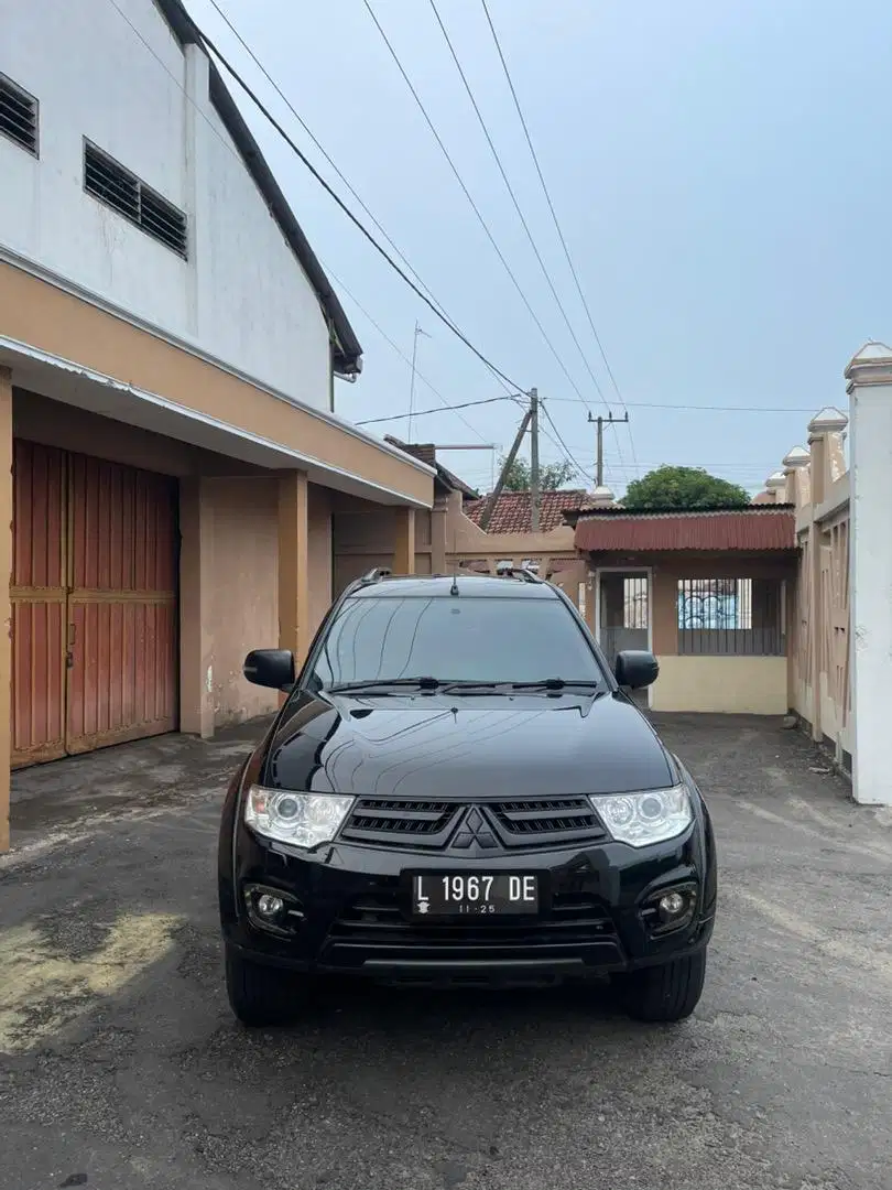 Mitsubishi Pajero Sport Dakar Solar Automatic 2015 Hitam