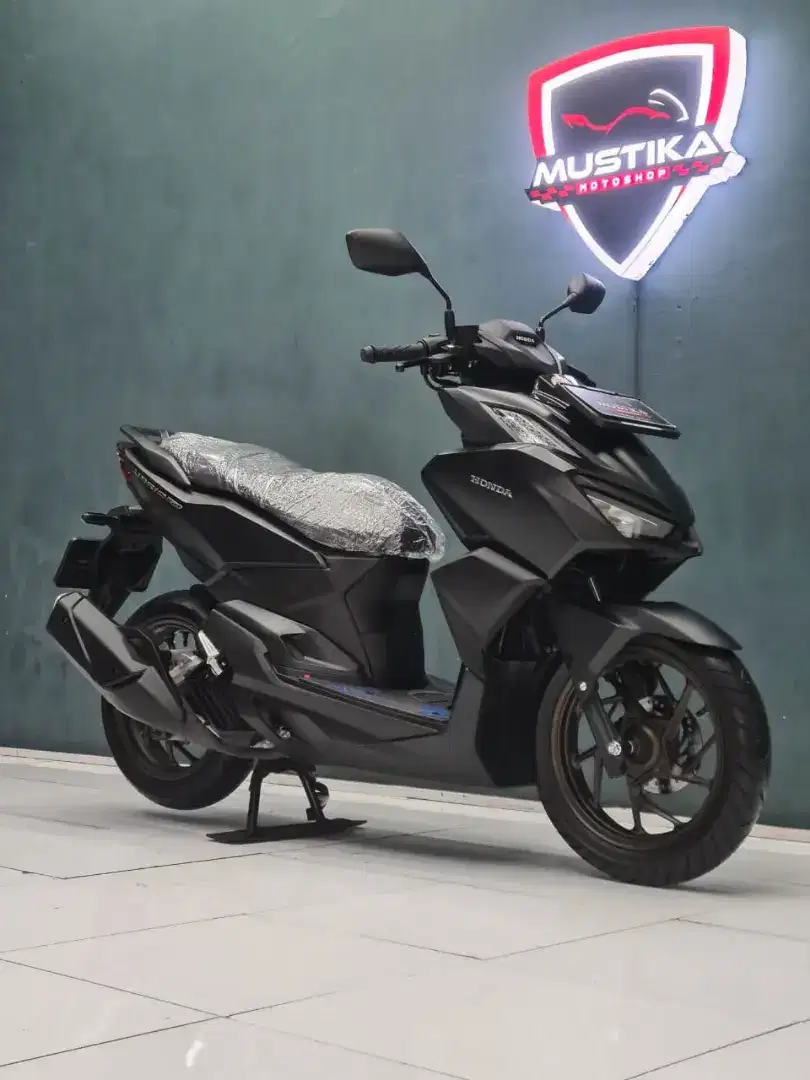 Odo 1rb simpenan!!Honda Vario 160cc 2024 Black N Kota Mulus-Mustika