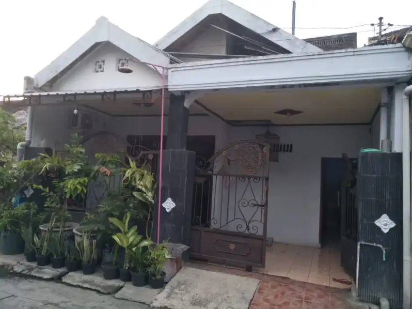 DIJUAL CEPAT RUMAH 3 LANTAI (400JUTA NEGO)