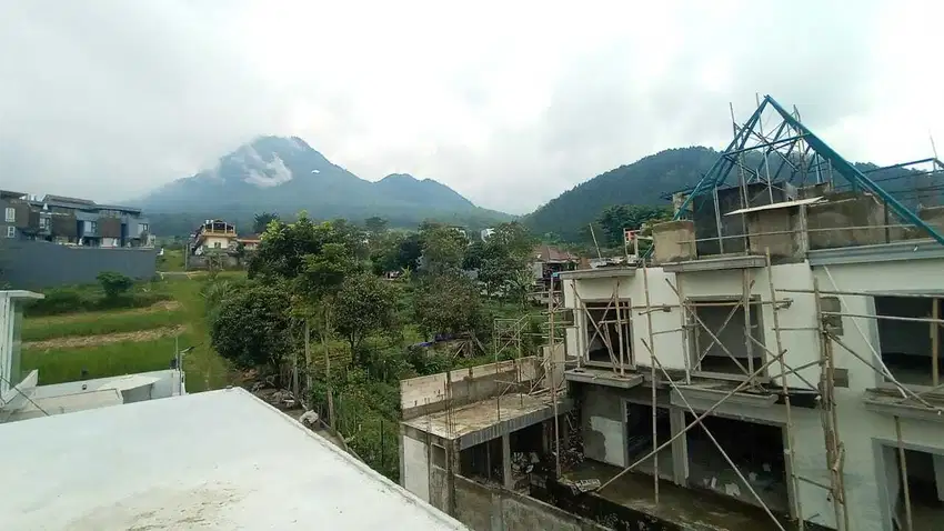 Villa+Kolam Renang Kota Batu mewah dengan view sangat menawan.