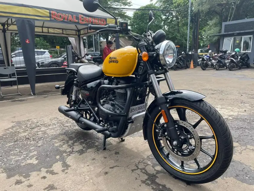 Royal enfield Meteor 350 Fireball Yellow . low km