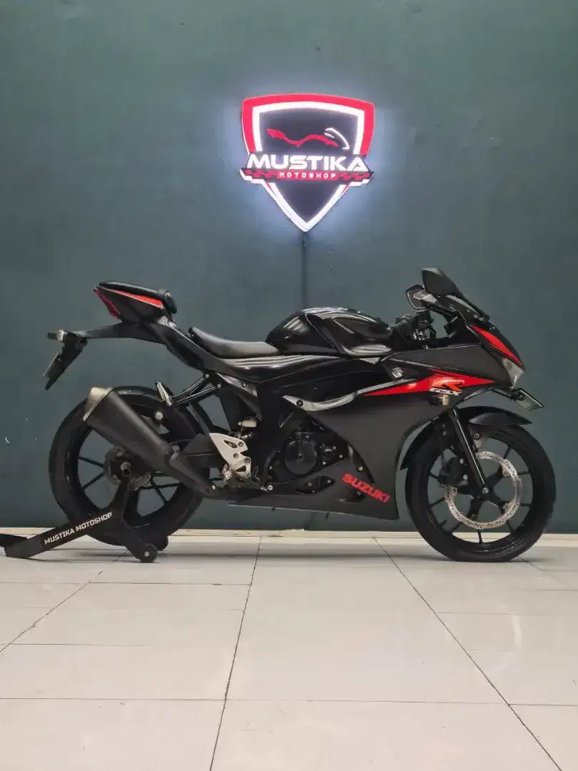 TERMURAH‼️ SUZUKI GSX 150R Keyless 2017 Black