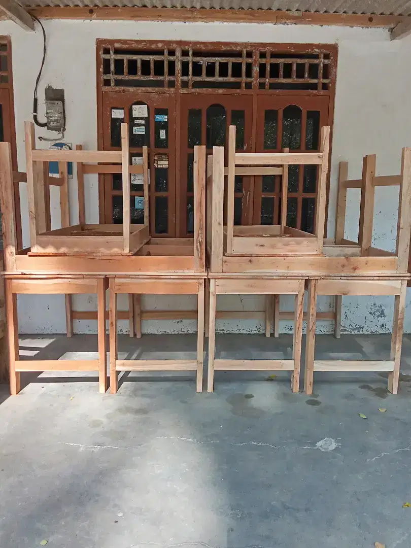 MEJA KAYU SERBAGUNA