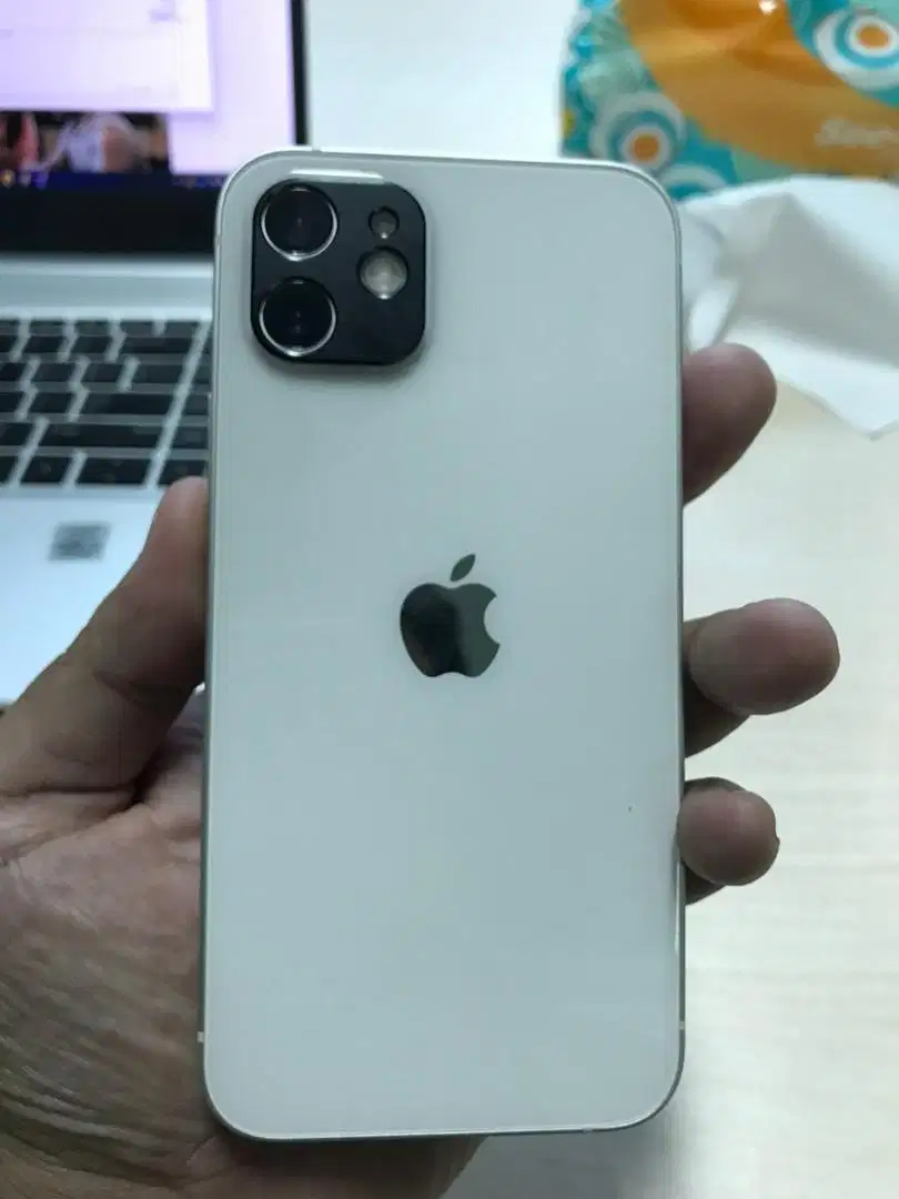 Iphone 12 White 64GB Ex-Ibox (Garansi Maret 2025)