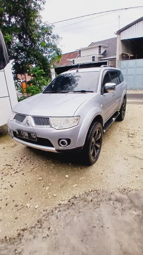 Pajero sport gls manual 4x2 istimewa siap pakai bukan fortuner inova