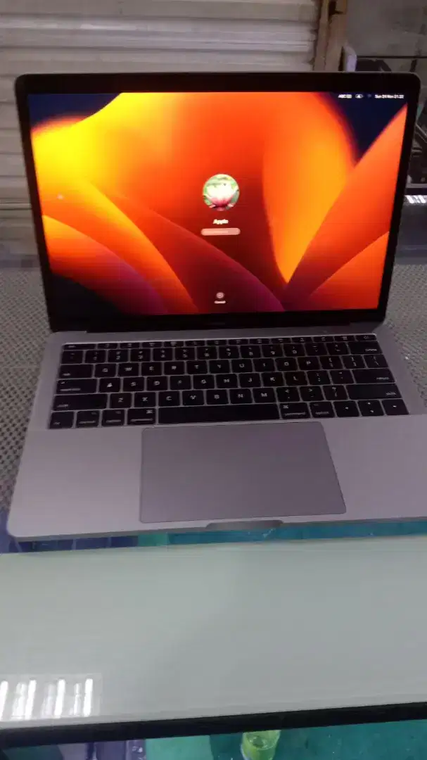 Di beli semua kondisi macbook pro Air retina toucbard laptop imac dll