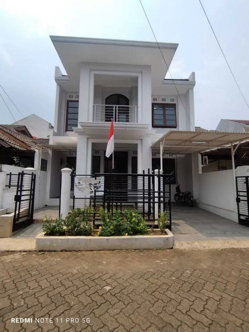 S616.Rumah 2Lt Renovasi Full Bata Merah dgn Tanah Luas di Ciputat