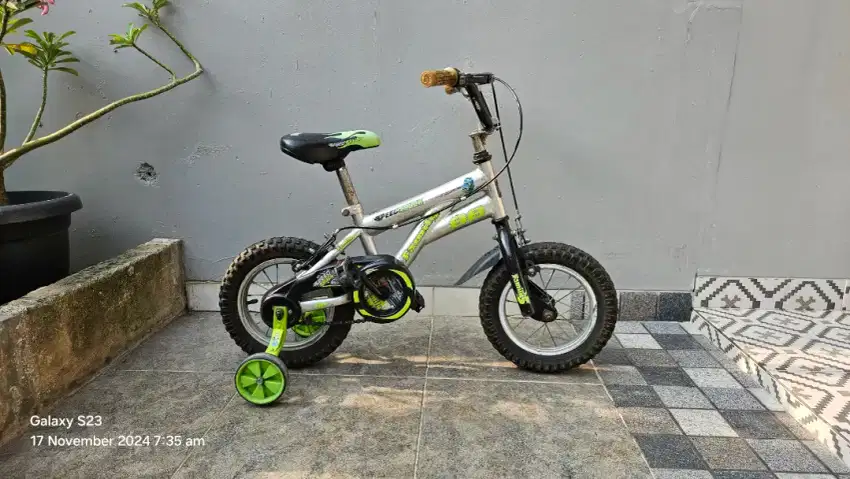 Sepeda BMX anak WimCycle 12 inch