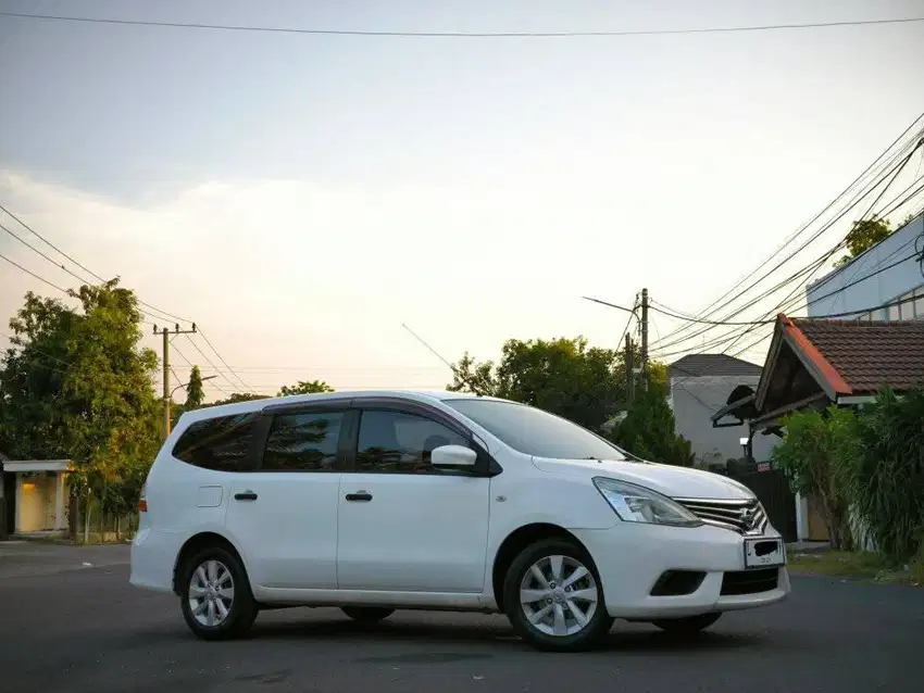 [TDP:25jt] Nissan Grand Livina SV 2014 Automatic Matic Putih Surabaya