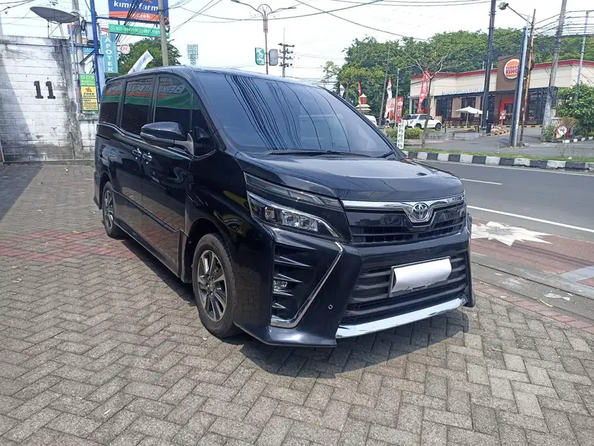 TOYOTA VOXY 2.0 MATIC 2020