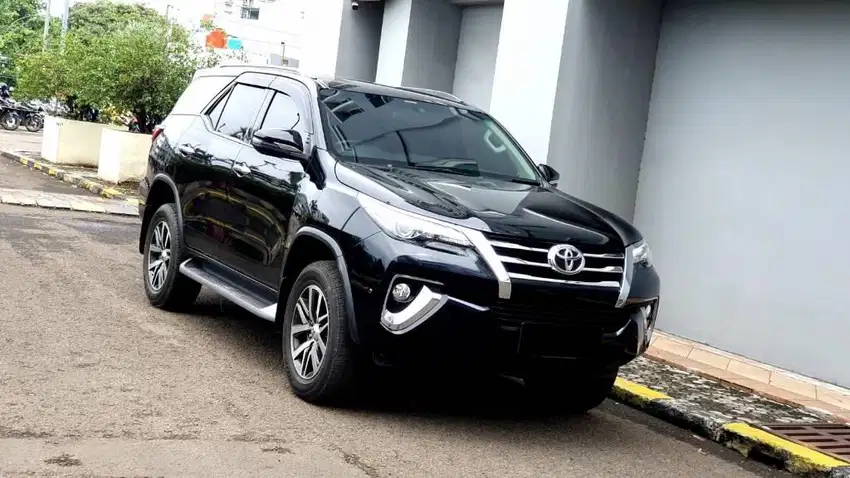 Toyota Fortuner 2.4 VRZ Diesel AT Hitam Facelift Doubledisk 2019 2020