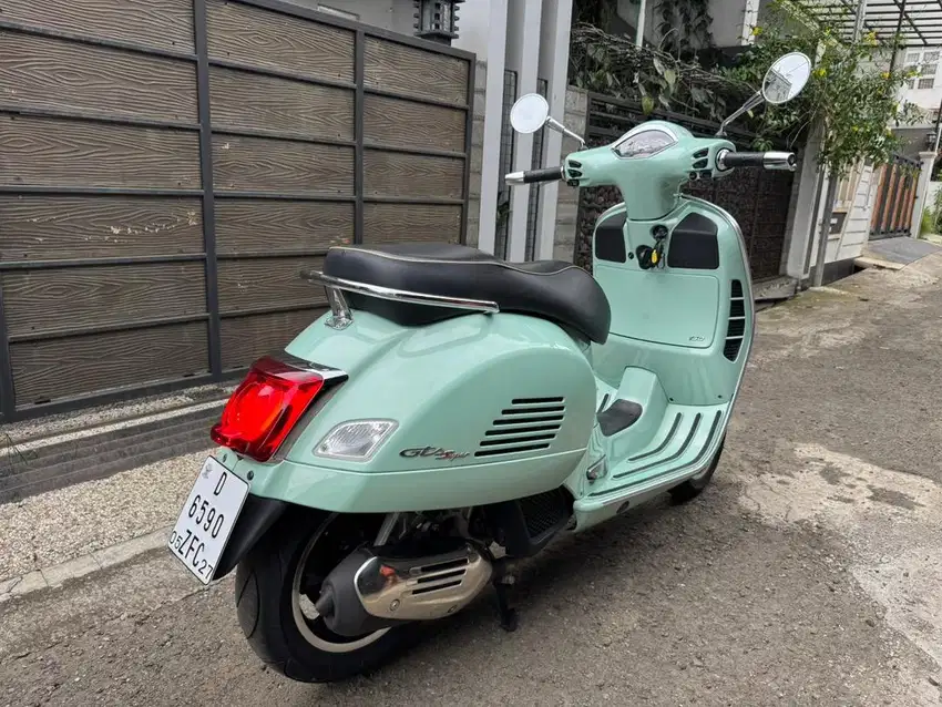 Vespa GTS i Get 150 2022