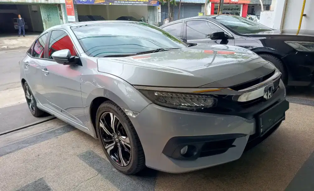 Honda civic turbo sedan 2016 es civik silver 1.5 pmk 2017 L surabaya