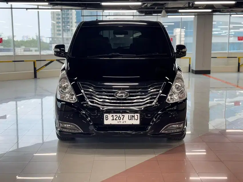 Hyundai H1 Crdi 2.5  Diesel matic tahun 2014 siap pakai