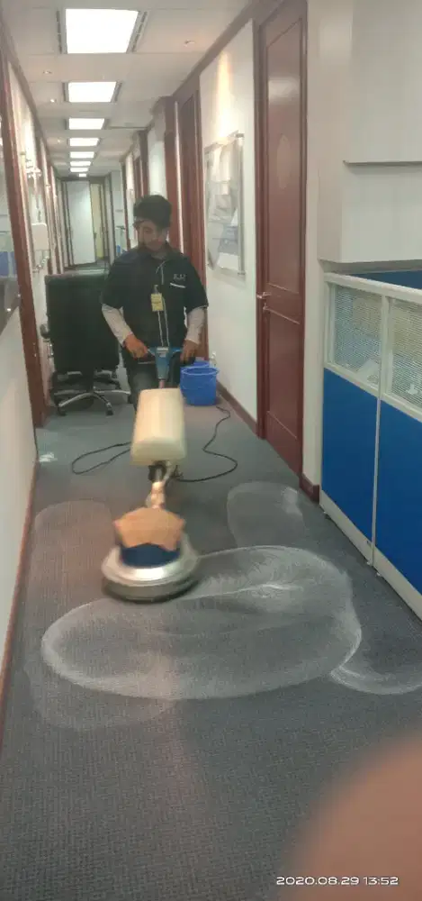 Jasa cuci karpet kantor cuci sofa cuci kursi kantor sepringbed matras.