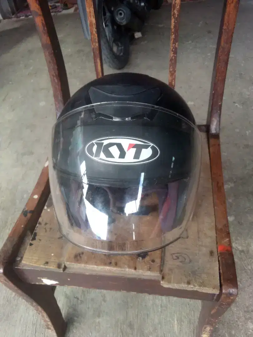 Helm KYT size XL murah