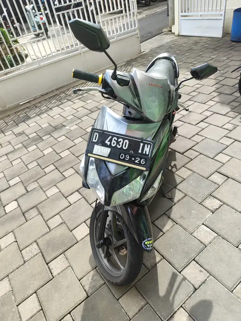 Motor bekas Honda Vario CW Hitam Silver