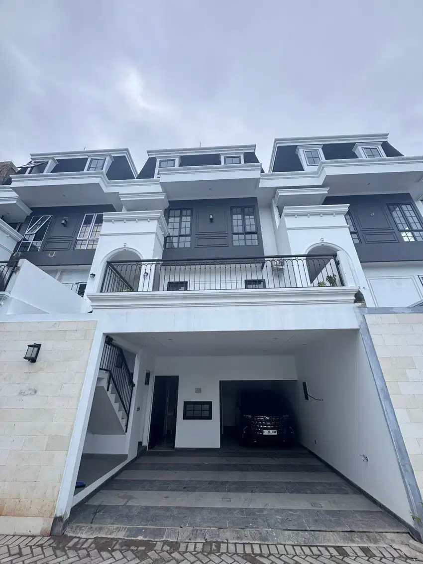 DIJUAL RUMAH BARU ADA PRIVATE LIFT MODERN MINIMALIS JL. PEJATEN BARAT