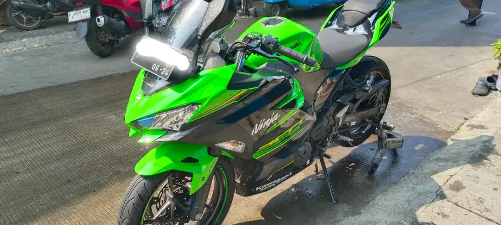 DI JUAL : KAWASAKI NINJA 250 FI ABS KEYLESS VARIAN KRT TIPE TERTINGGI