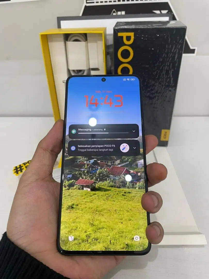 Poco f6 12/512gb